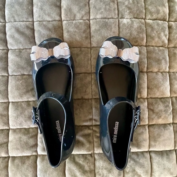 Mini Melissa, Toddler/ Little Kid size 12 - Picture 2 of 5